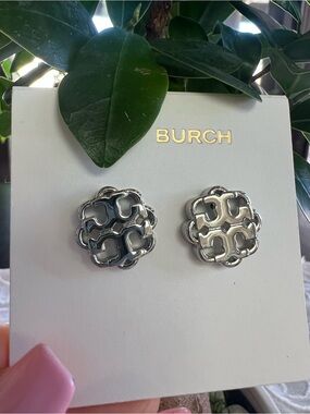 Tory Burch Silver Logo Floral Stud Earrings - Silver